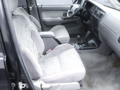 Used 2001 Toyota 4Runner SR5 image 7