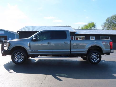 Used 2019 Ford F350 Lariat w/ Lariat Value Package image 3