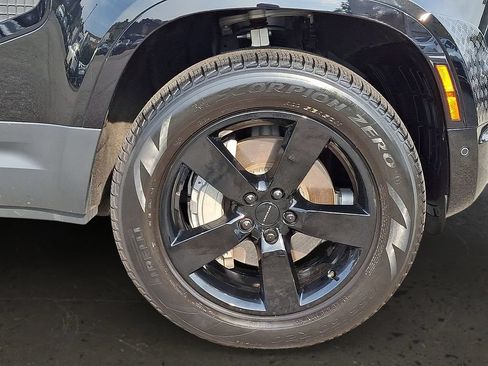 Used 2025 Land Rover Defender 110 S AWD/4WD image 9