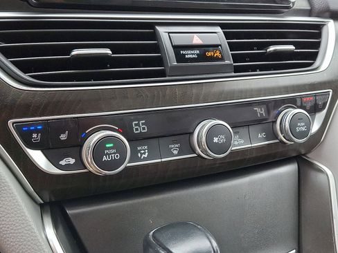 Used 2018 Honda Accord Touring image 16