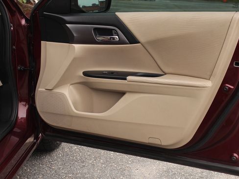 Used 2015 Honda Accord LX image 18