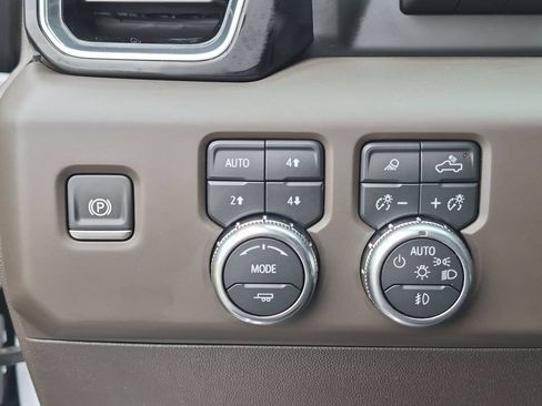Certified 2024 GMC Sierra 1500 Denali w/ Denali Reserve Package AWD/4WD image 17