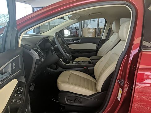 Used 2023 Ford Edge SEL w/ Convenience Package image 12