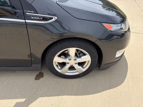 Used 2015 Chevrolet Volt Premium w/ Premium Trim Package FWD image 25