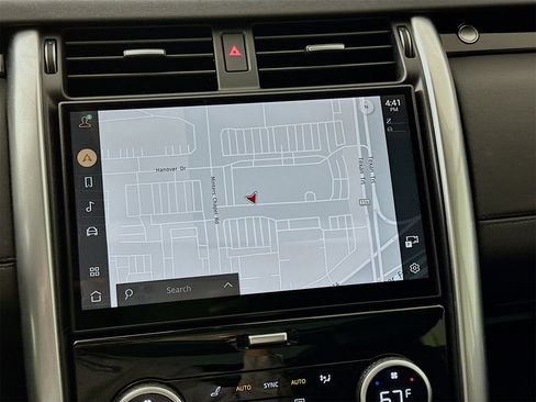 Used 2024 Land Rover Discovery S image 14