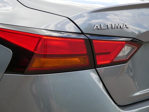Certified 2024 Nissan Altima 2.5 SV FWD image 17