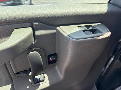 Used 2019 Chevrolet Express 2500 w/ Driver Convenience Package RWD image 21