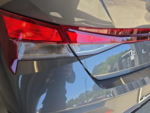 Used 2026 Hyundai Elantra SE FWD image 32