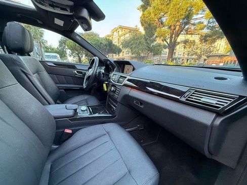 Used 2010 Mercedes-Benz E 550 Sedan image 53