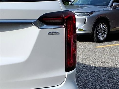 Used 2024 Cadillac XT6 Premium Luxury image 8