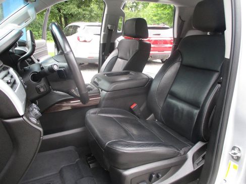 Used 2019 GMC Yukon SLT w/ Premium Edition AWD/4WD image 23