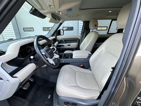 Certified 2023 Land Rover Defender 110 SE AWD/4WD image 18