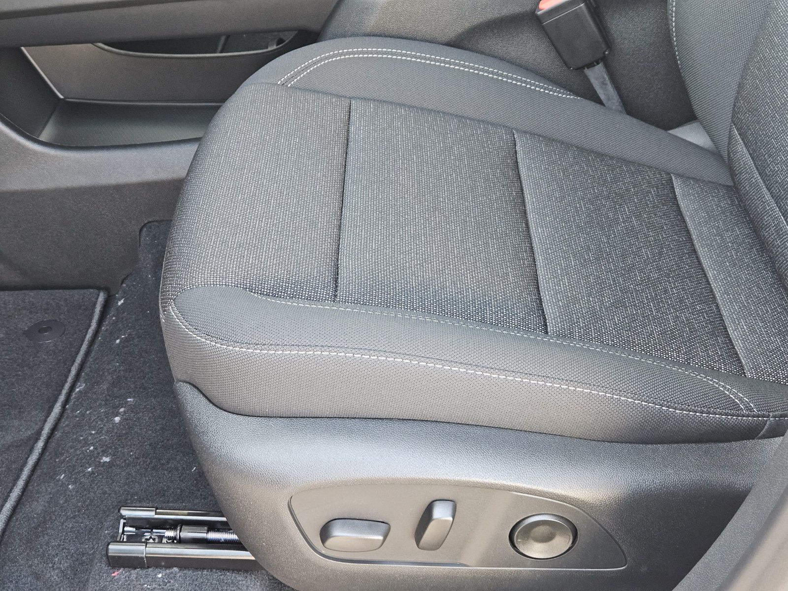 New 2027 Chevrolet Traverse LT w/ Midnight/Sport Edition FWD image 24