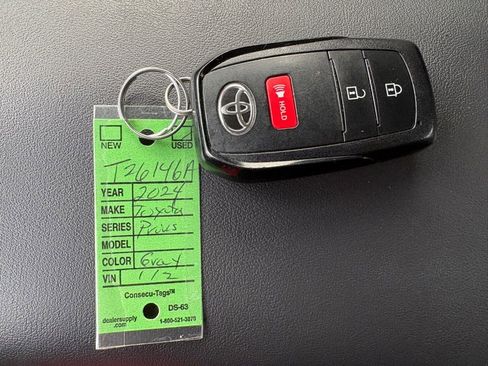 Used 2024 Toyota Prius XLE image 28