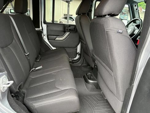 Used 2017 Jeep Wrangler Unlimited Sport w/ Quick Order Package 24S AWD/4WD image 14
