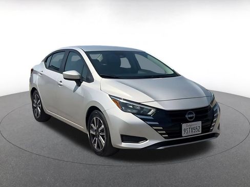 Used 2025 Nissan Versa SV FWD image 3