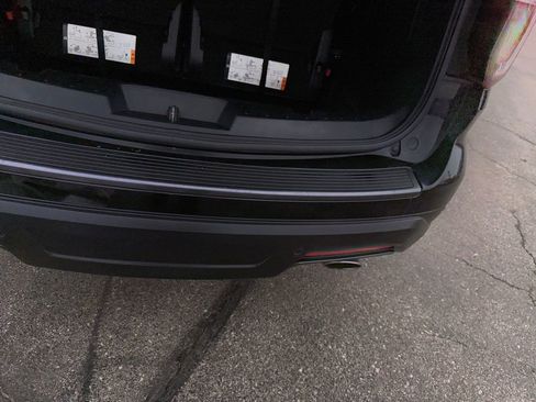 Used 2018 Ford Explorer XLT w/ Equipment Group 202A image 30