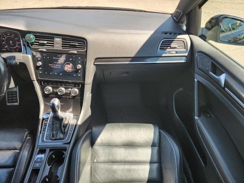 Used 2019 Volkswagen Golf R 4-Door image 17