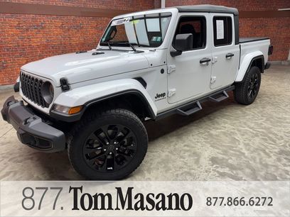 Used 2025 Jeep Gladiator Sport