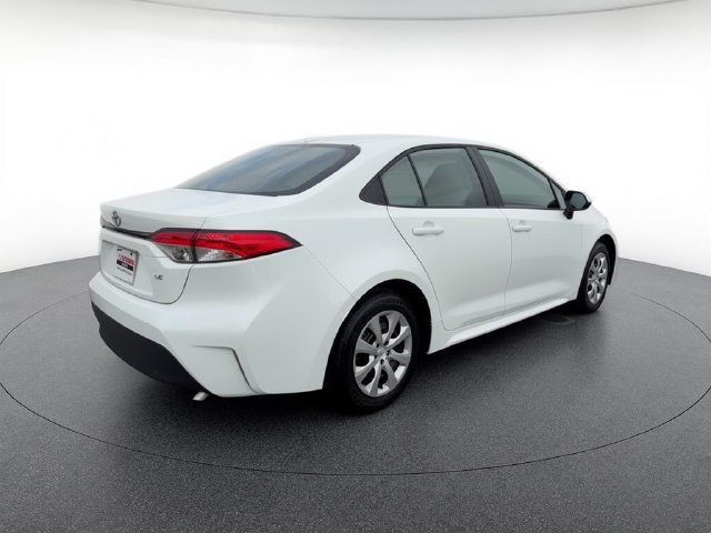 Used 2025 Toyota Corolla LE w/ Convenience Package FWD image 6