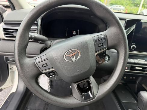 Used 2025 Toyota Camry LE FWD image 27