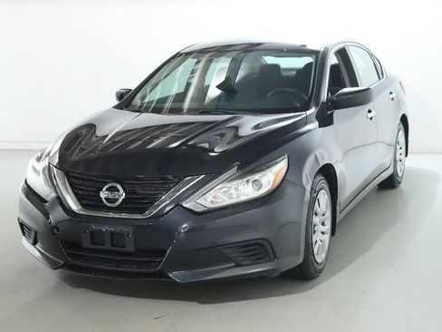 Used 2018 Nissan Altima 2.5 S w/ S Convenience Package FWD image 4