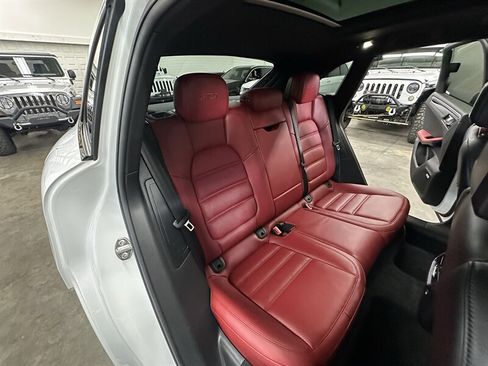 Used 2017 Porsche Macan GTS w/ Premium Package Plus AWD/4WD image 32