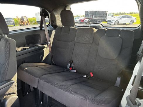 Used 2020 Dodge Grand Caravan SE FWD image 22