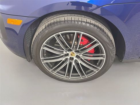 Certified 2026 Porsche Macan S AWD/4WD image 11