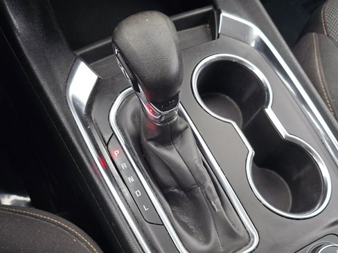 Used 2021 Chevrolet Traverse LT image 29