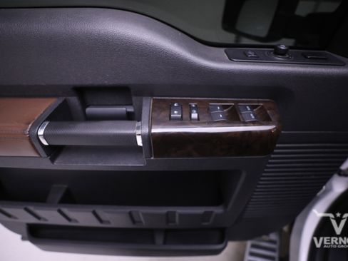 Used 2014 Ford F250 Platinum w/ FX4 Off-Road Package image 20