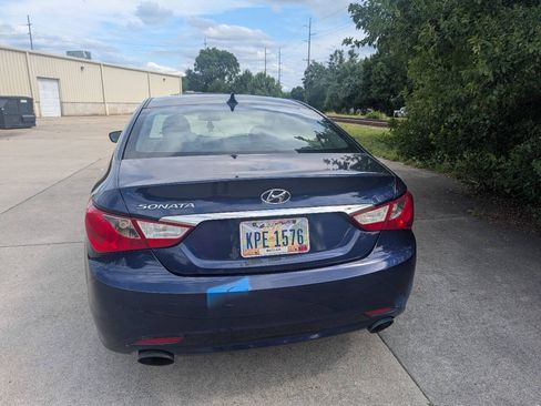 Used 2011 Hyundai Sonata SE FWD image 2