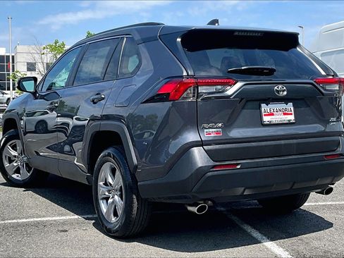 Used 2025 Toyota RAV4 XLE AWD/4WD image 11
