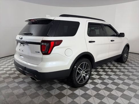 Used 2017 Ford Explorer Sport w/ Equipment Group 401A AWD/4WD image 7