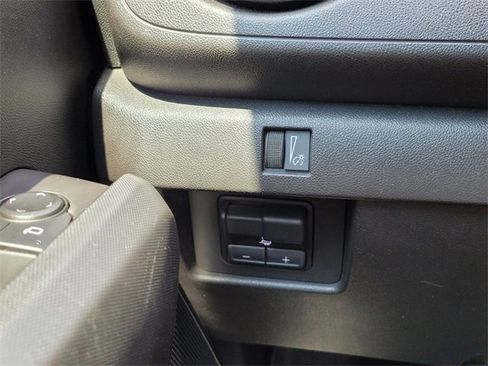 Used 2023 Chevrolet Colorado Trail Boss w/ Technology Package image 36