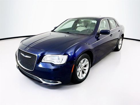 Used 2015 Chrysler 300 Limited w/ Driver Convenience Group RWD image 1