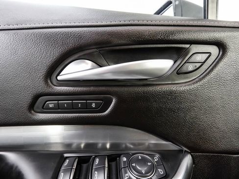 Used 2025 Cadillac XT4 Premium Luxury image 50