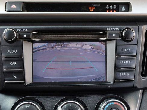 Used 2018 Toyota RAV4 LE image 37