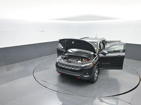 Used 2022 Jeep Compass Trailhawk w/ Trailhawk Convenience Group AWD/4WD image 41