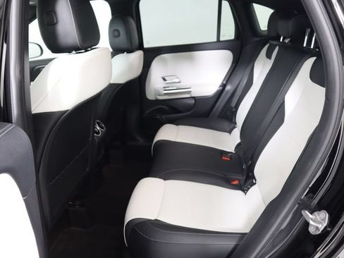 Used 2021 Mercedes-Benz GLA 250 4MATIC image 15