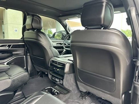Used 2023 Jeep Wagoneer Series II RWD image 54