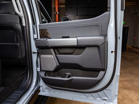 Used 2026 Ford F250 Lariat w/ Black Appearance Package image 39