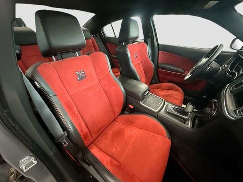 Used 2016 Dodge Charger R/T Scat Pack w/ Technology Group image 29