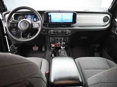 Used 2024 Jeep Wrangler Unlimited AWD/4WD image 20