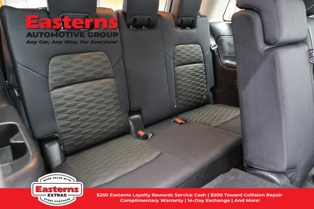 Used 2023 Nissan Pathfinder S AWD/4WD image 24