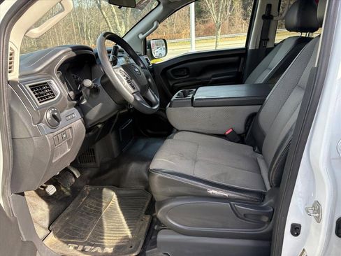 Certified 2018 Nissan Titan S w/ S Utility Package image 15