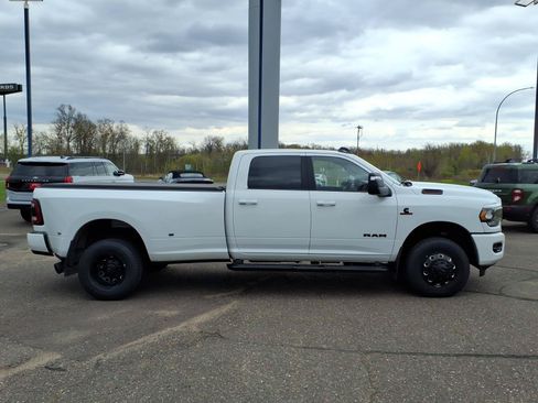 Used 2024 RAM 3500 Big Horn w/ Night Edition AWD/4WD image 7