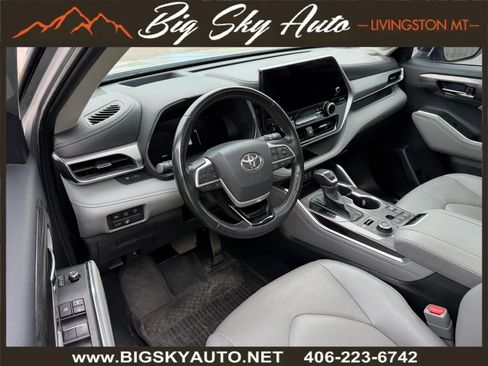 Used 2024 Toyota Highlander Platinum AWD/4WD image 13