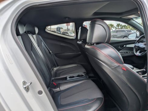 Used 2019 Hyundai Veloster Turbo FWD image 13