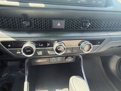 Used 2025 Honda CR-V EX image 9